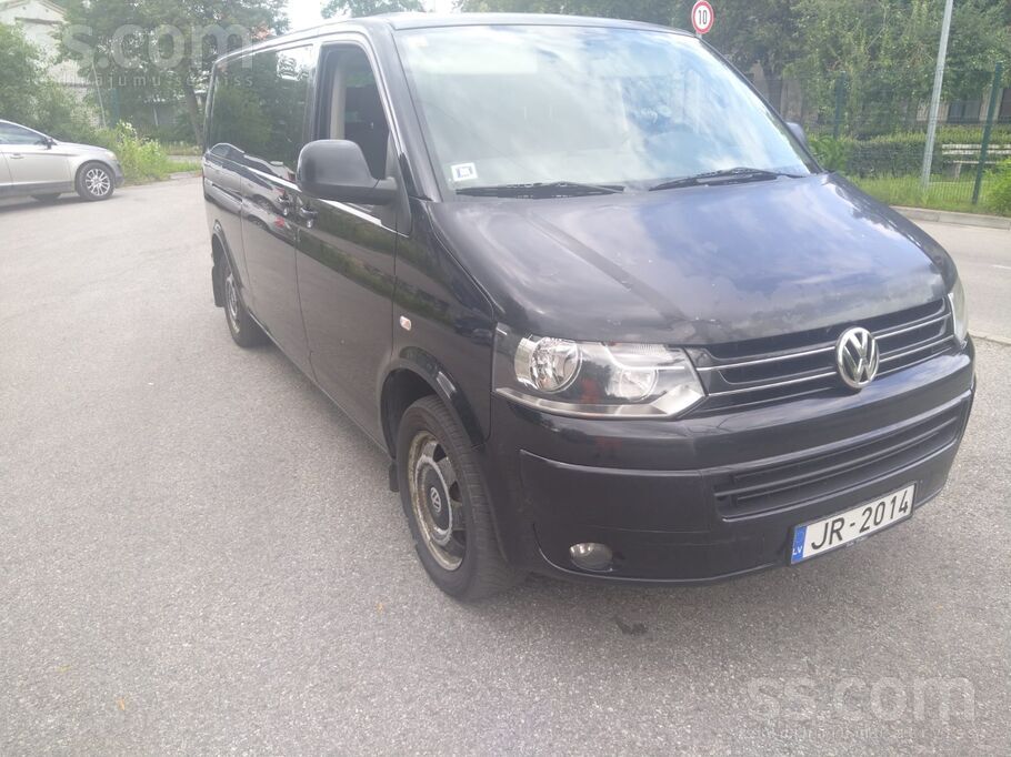 Uzņēmums pārdod 2010 gada VW Caravelle, garā bāze, 8 sēdvietas, āķis, auduma