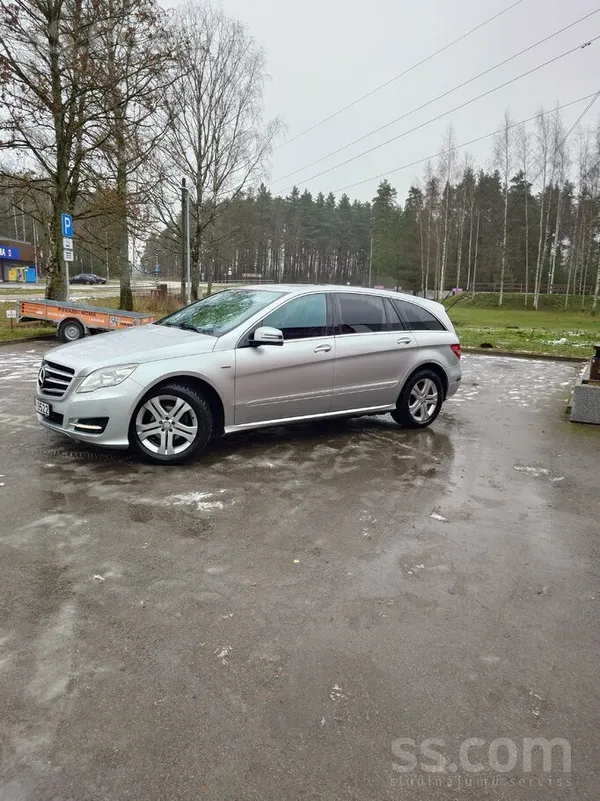 Mercedes Pārdodam savu ģimenes auto, sakarā ar jauna auto i