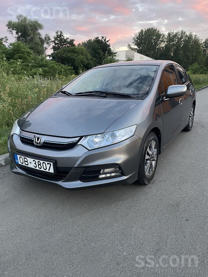 Новы Техосмотр 17/02/2027
Продаю свою машину
Не битая не крашеная в Дтп