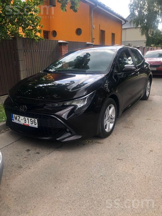 Pārdodu ļoti labi koptu Toyota Corolla 5d Hatchback 1.2 Turbo Multidrive S .