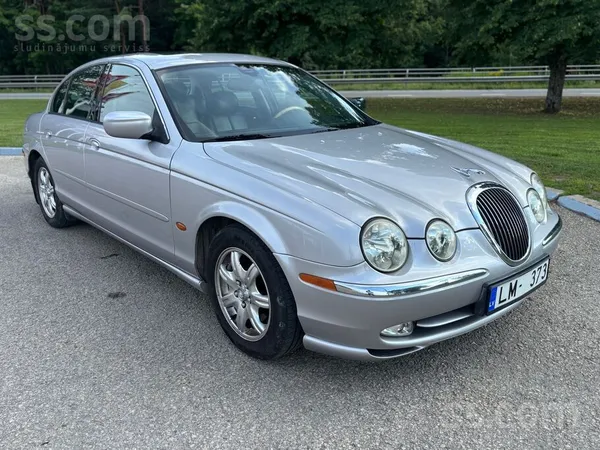 Jaguar S Type gandriz ideāla stavoklī bez rusas braukts tikai vasara papildu