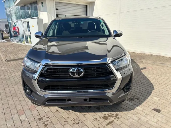 Toyota Hilux - 1
