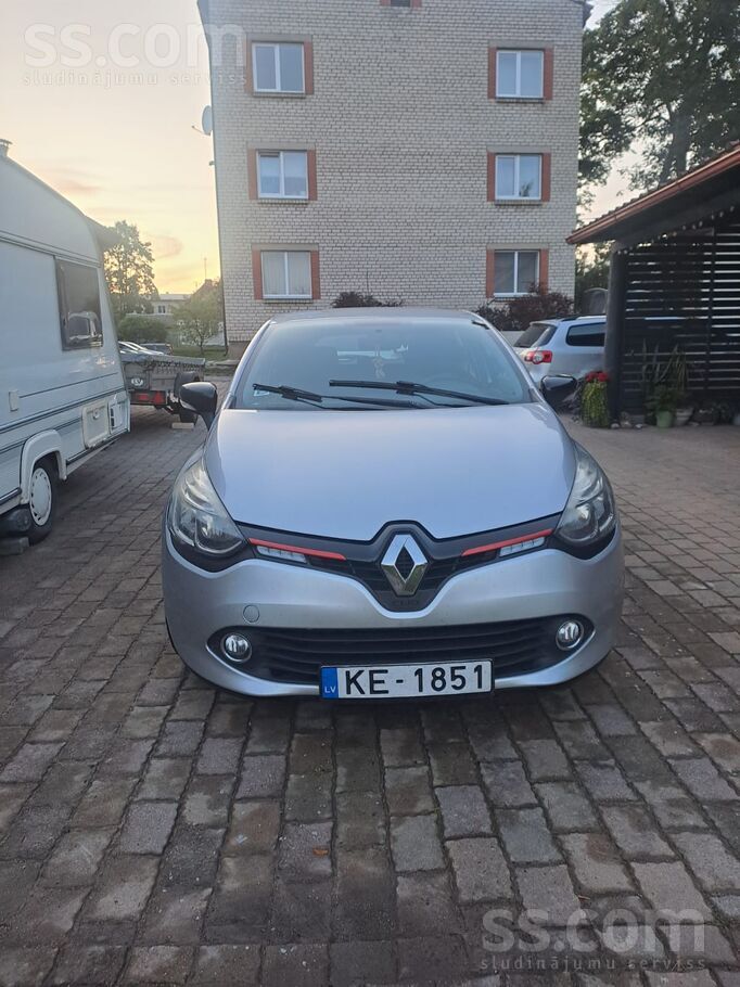 Tiek pārdots Renault Clio ar mazu pārbaudāmu nobraukumu. Auto ir teicamā teh