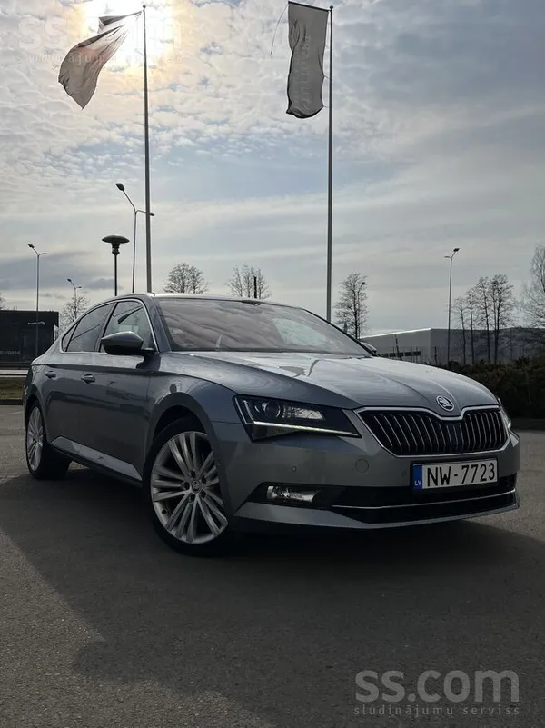Skoda Īpašnieks pārdod Skoda Superb 2.0 dīzelis, Dsg, R1