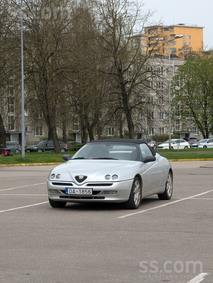 Alfa-romeo Pārdošanā Spider 2.0 ts ar 110kw. Oriģināls nobrau