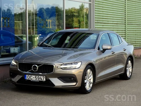 Volvo Momentum-Pro 2.0benz 163Zs Autom Full-Led Āda Navi