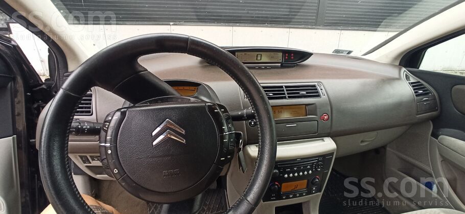 Продаю эконмичный с4. газ/бензин В нормальном техническом и визуальном состо