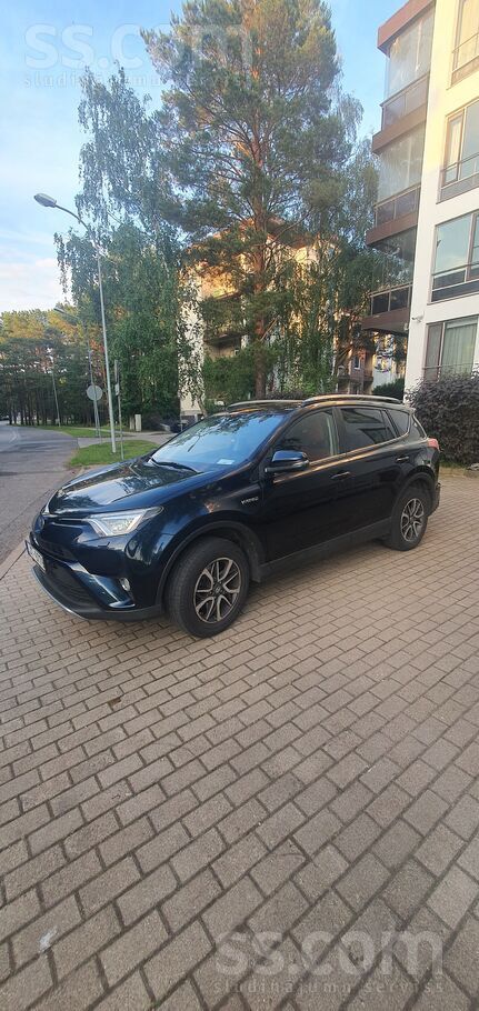 Toyota Pārdod Rav4 Hybrid teicamā stāvoklī. Iegādāts Latv