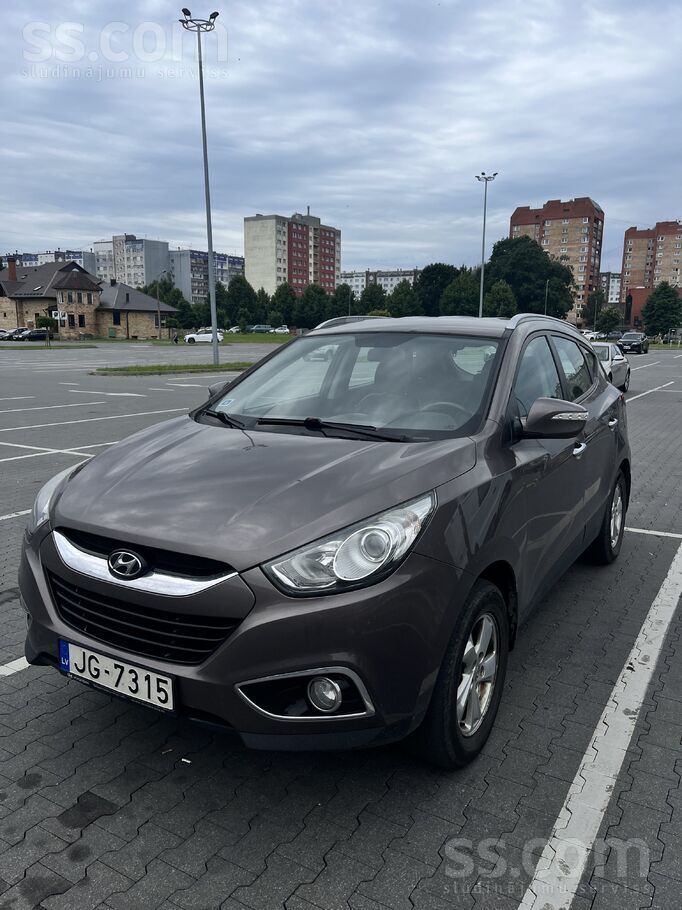 Бензин/газ - А значит очень экономная машина в наших реалиях. В августе прой