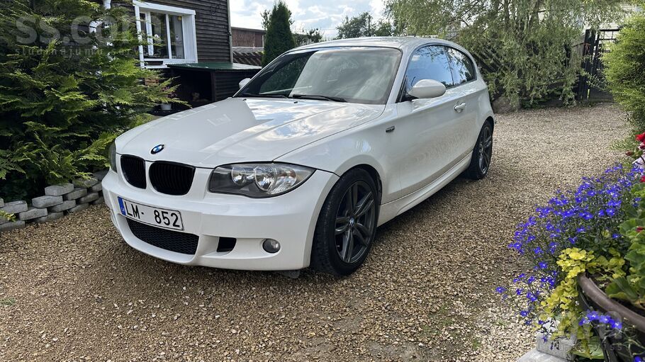 BMW 123D, 150kw/204zs twin-turbo. M paka, melnie griezti, kruīza kontrole. Ļ