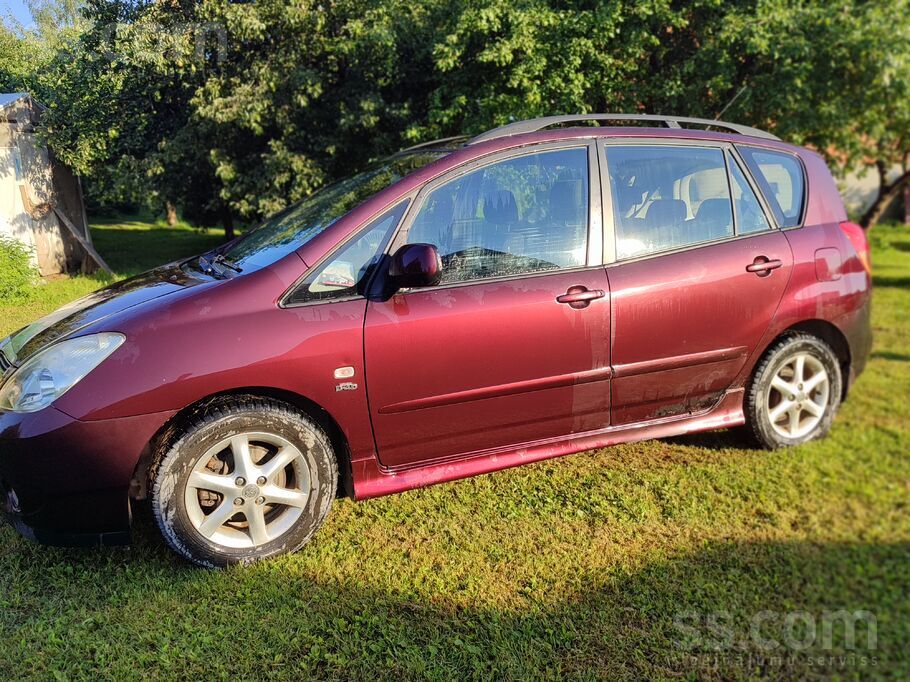 Toyota Pārdodu auto .pietiekoši jaudigs, ekonomisks un ie