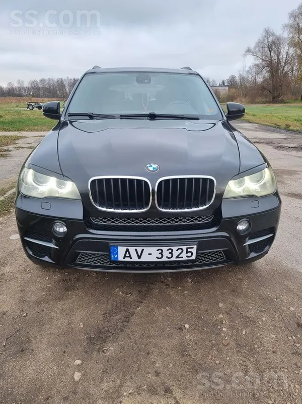 BMW BMW X5 3.0D 180kw X-Drive. Klāt nāk trīs dažplatīb