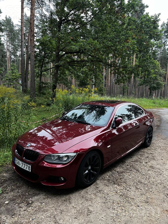 Pārdodu, 2013 gada BMW 328i ar 3.0l benzīnu, m-paketi un diezgan labu koplek