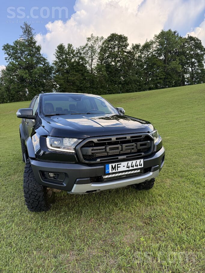 Pārdod smuku un koptu Ford Raptor. Uzliktas labas vasaras rudens riepas. Ori