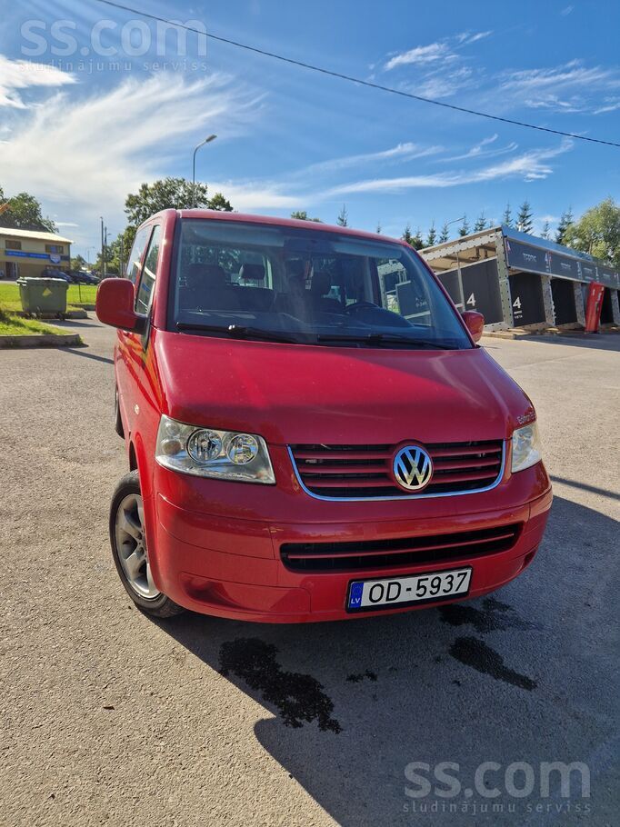 Pārdodu Multivanu 2.5Tds ļoti jaudīgs motors un ļoti ekanomisks 7.lit divi g