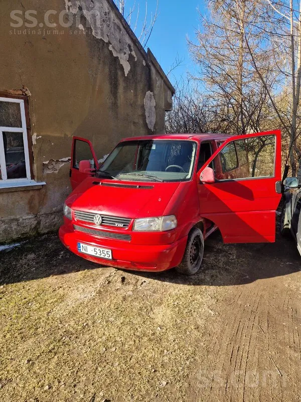 Volkswagen Pārdodu Multivanu 2.5Tds ļoti jaudīgs motors un ļo