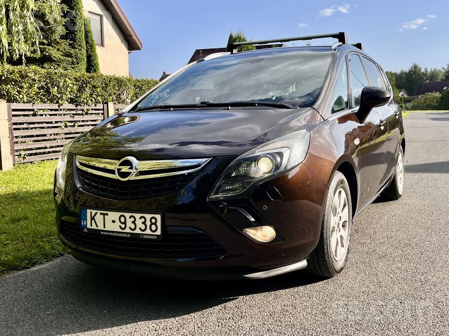 Opel Uzticam auto ar 7 vietām, 2015.g 1, 6 td eco start