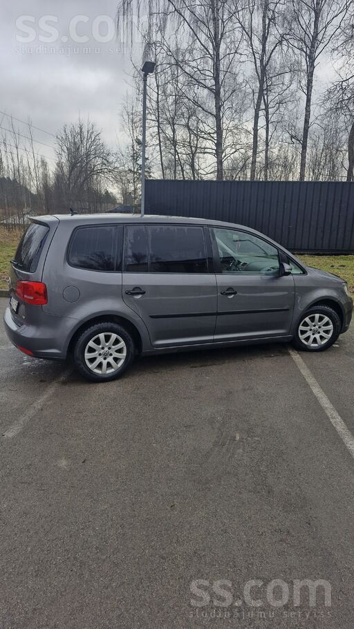 Volkswagen Pārdod ekonomisku un dinamisku VW Touran 1.6 dīzel