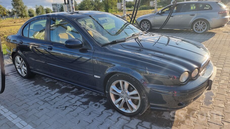 Jaguar X-Type