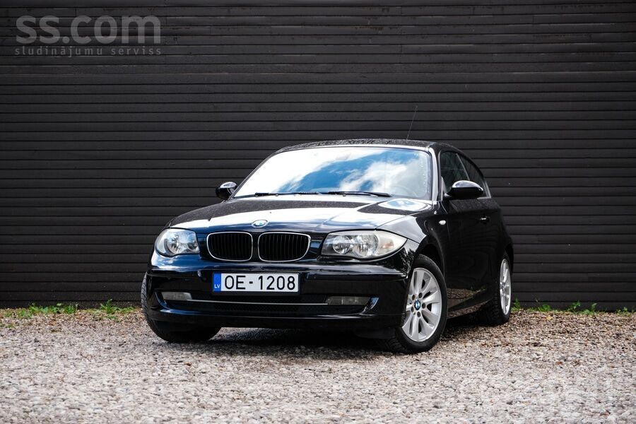 BMW BMW 118 2.0 dīzelis ar manuālo ātrumkārbu. 