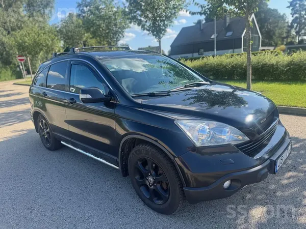 Honda Ekonomisks pilnpiedziņas auto.