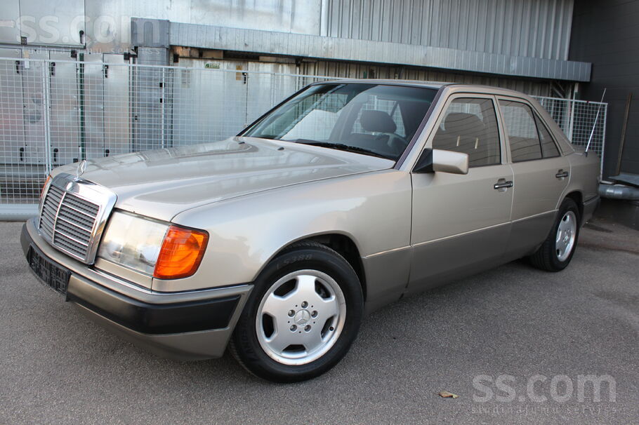 94, 215km Mercedes Benz 230, W124 ar automātisko ātrumkārbu.
1991 gads. Pe