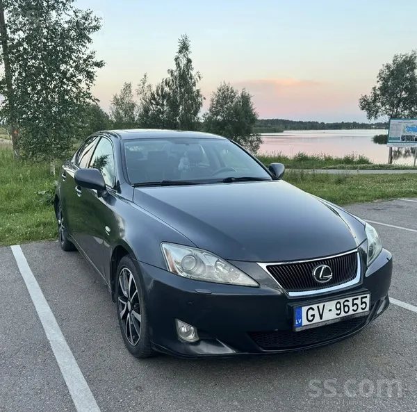 Lexus Pārdodu auto labā tehniskā un vizuālā stāvoklī ar 