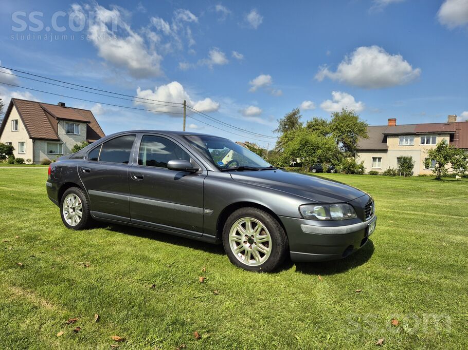 Volvo Nesteidzīgi pārdodu labā stāvoklī uzturētu Volvo. 