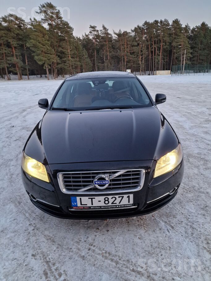 Volvo Auto labā tehniskā stāvoklī. Nav korozijas. Jauda 