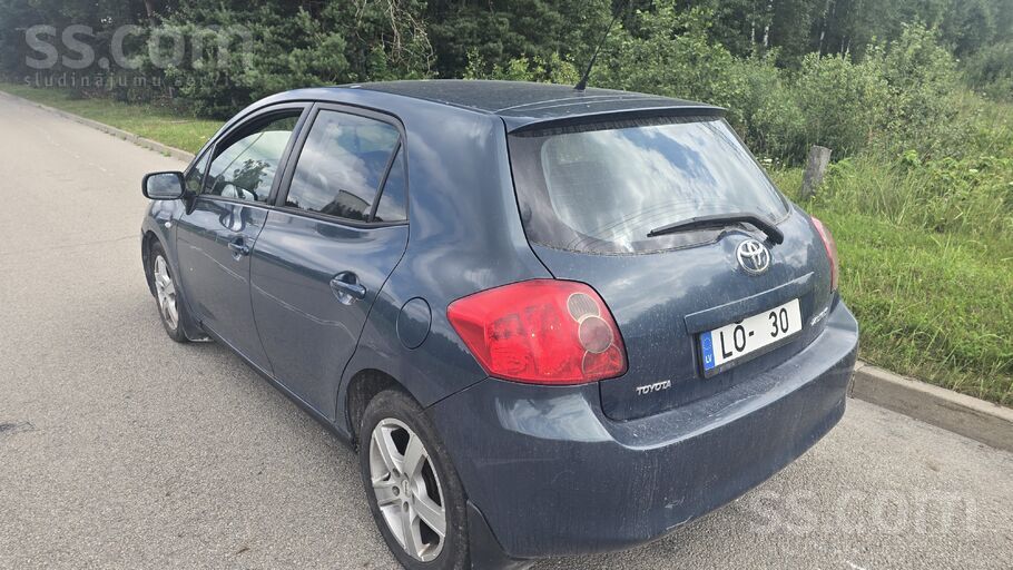 Toyota Pardodu Toyotu, normala stavokli. 