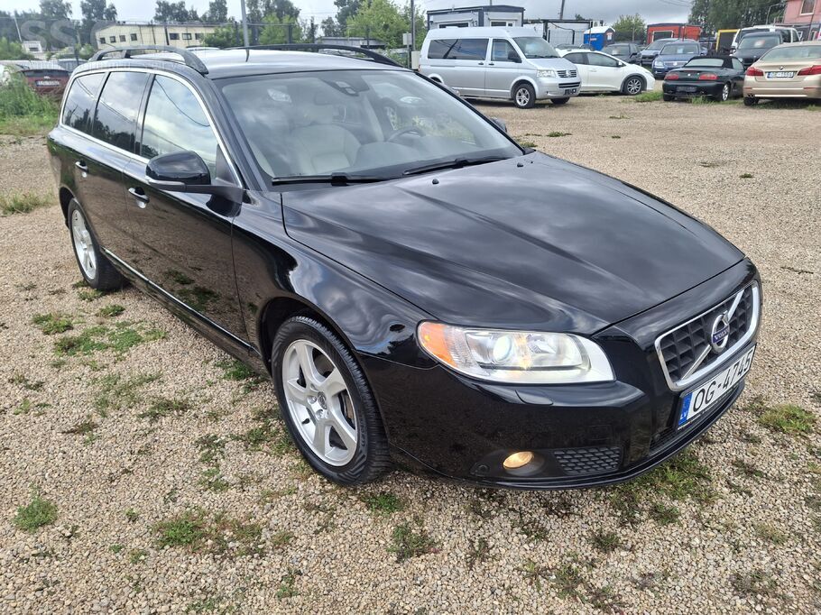 Volvo Tikko ievests. 2, 0-D3, 120kw, 5 cilindri, mehānis