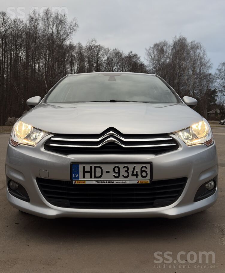 Pārdod Citroen C4, 2011. gada, 1.6 dīzelis (82 kW), automāts, hečbeks, pelēk