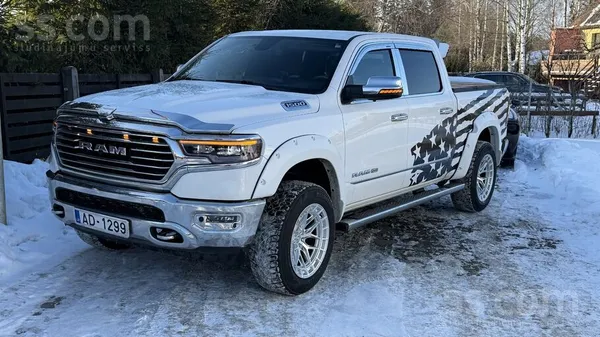 Dodge Ram 1500 Laramie Longhorn – rets modelis no Asv, t
