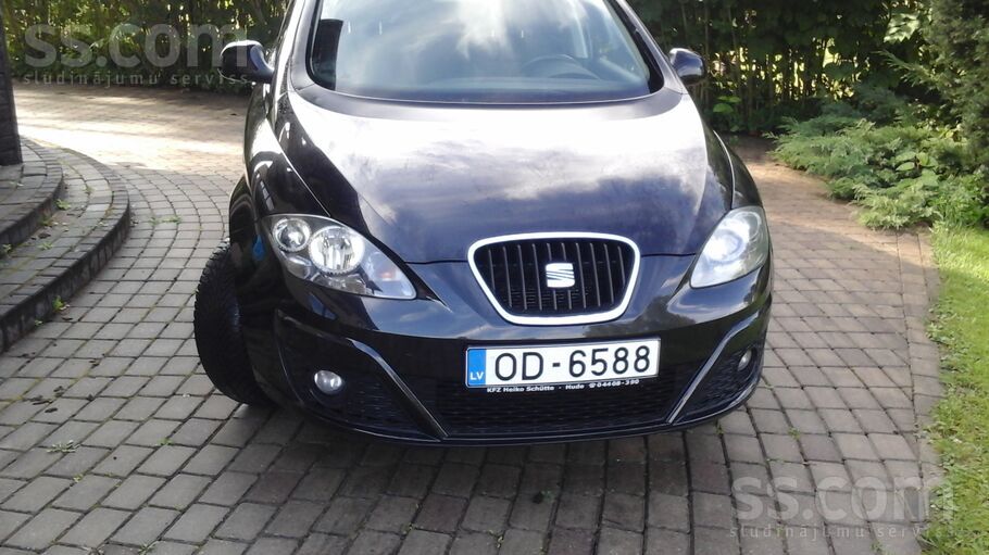 Auto no vācijas, savā gaitā, garā bāze. XL Iegàdàts dīleru centrā.
Latvijà