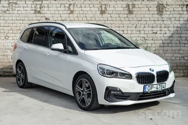 BMW 220 - 1