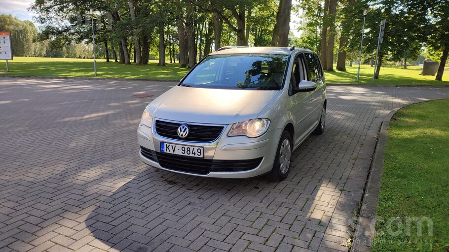 Volkswagen Pārdodu Volkswagen Touran 1.9 Tdi, 2009. gada TA 0