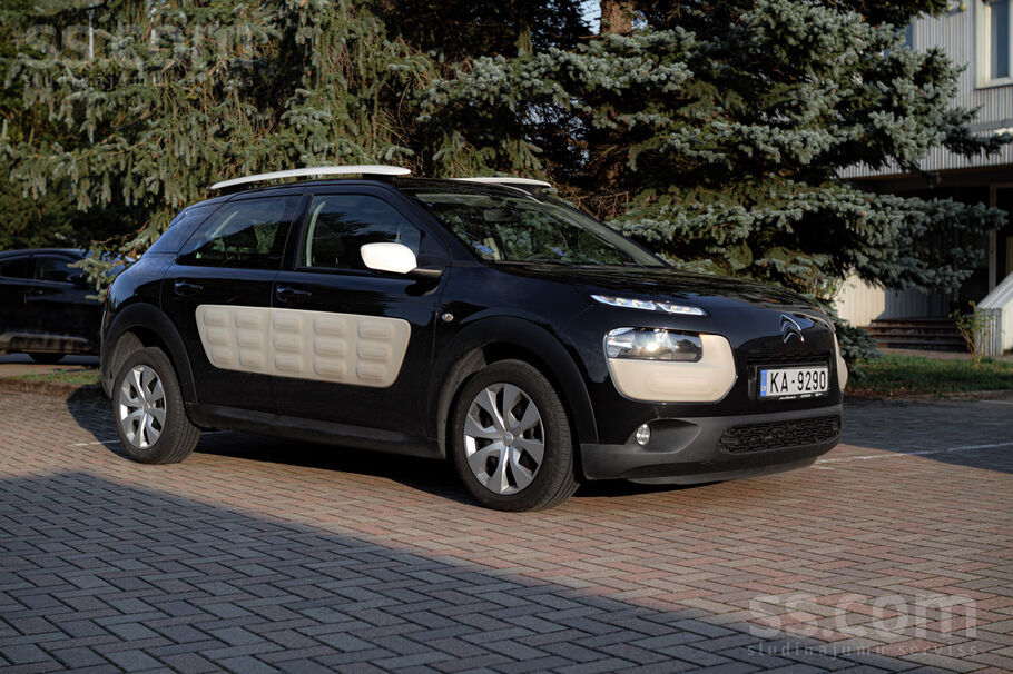 Pārdodu Citroen C4 Cactus 1.6 dīzelis, automāts.
Oriģināls nobraukums, aut