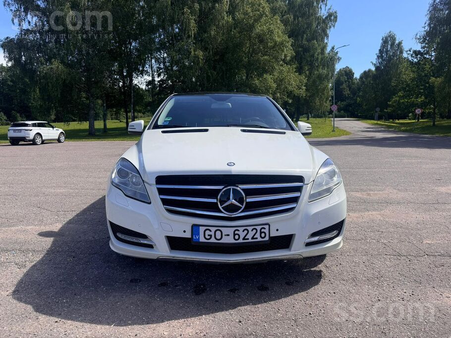 Pārdod R350 long, 3.0 dīzelis 195kW automāts, TA līdz 2026 gada vasarai. Āda