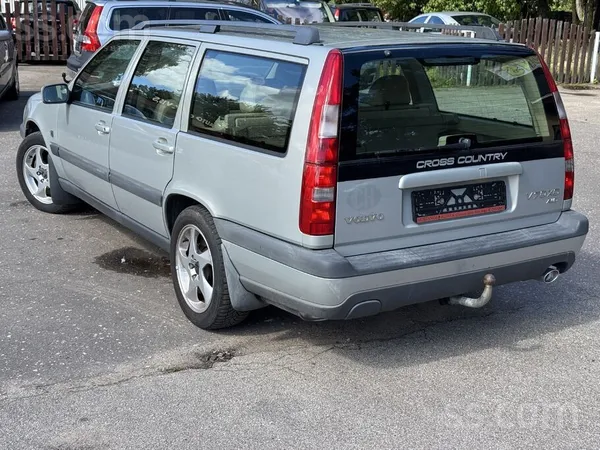 Volvo Ievests Volvo V70 2.4T XC Awd , 5 cilindru Volvo d