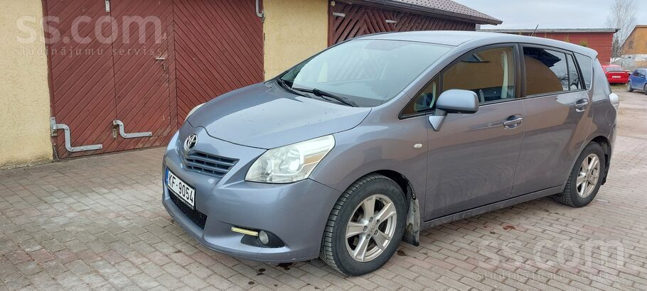Toyota Pārdod, Toyota Verso 2.0 D4D 93 kW 6 ātrumi, ērts 