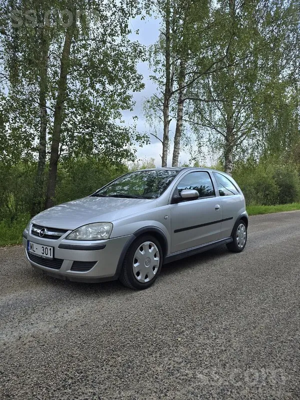 Opel 4 litri degvielas uz simta, 