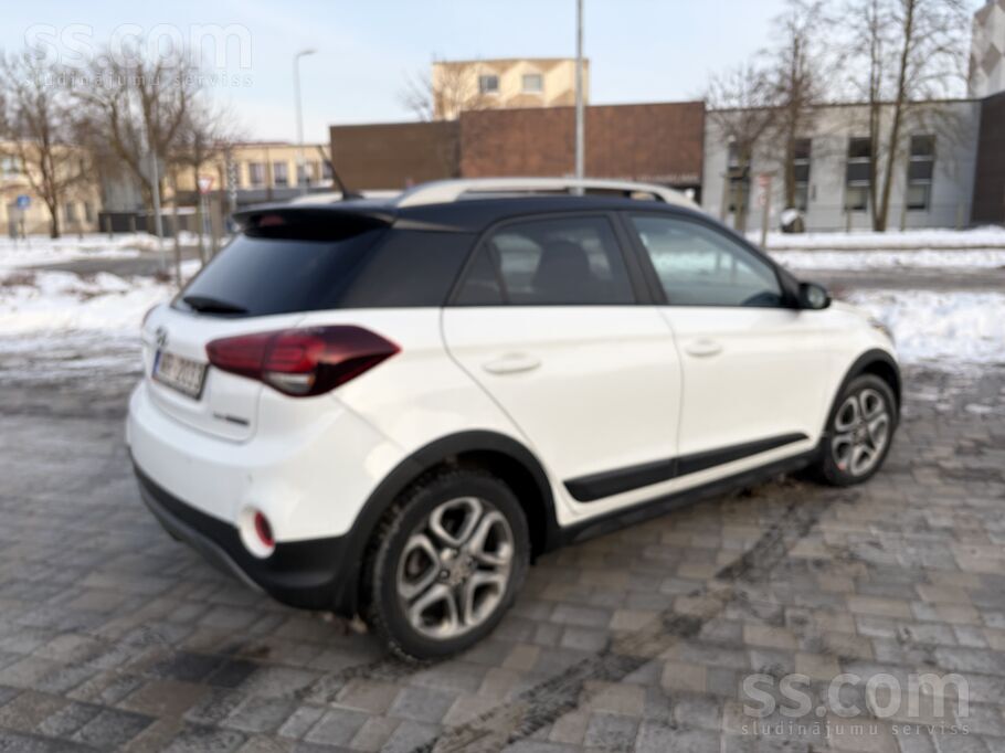 Pārdod Hyundai i20 Active, 1.0 benzīns, automāts, labā stāvoklī