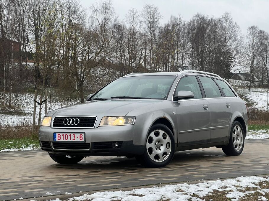Audi A4B6 
2.0 benzīns 
Mehāniska ātrumkārba

Klimatkontrole
Sēdekļu ap