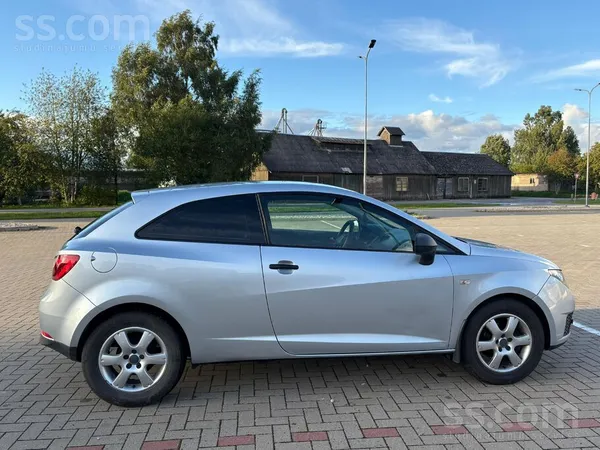 Seat Pārdodu seat ibiza 1.2 benzīns 51kw. Jaunas ķēdes.