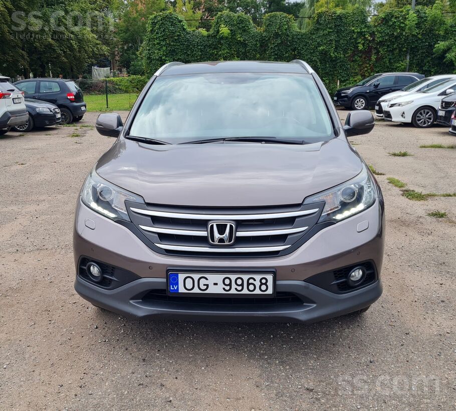 Skaists auto tiko ievests no Francijas. Honda Cr-V 2, 0 benzīns ar 114 kw.