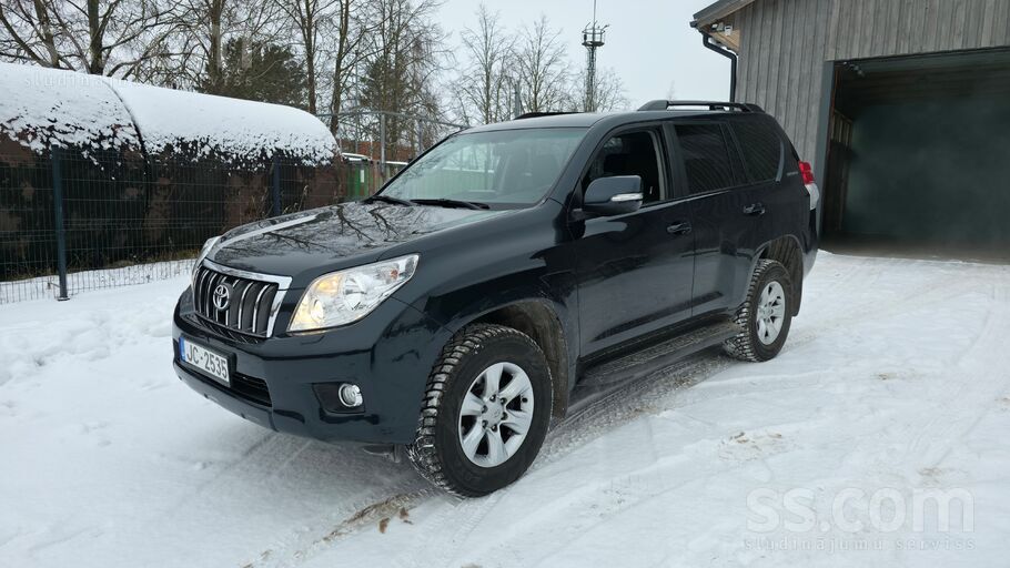 Automāts,
Ādas salons,
Ļoti dzīvs un labs auto,
Oriģināls pierādāms no