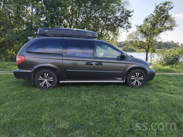 Chrysler Ērts un ietilpīgs ģimenes auto ikdienai, darbam un