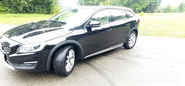 Volvo Pārdodu Volvo V60 Cross Country