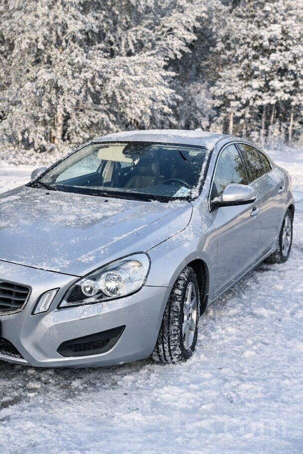 Volvo Pardodas drošs un uzticīgs auto. Ieguldijumus nepr