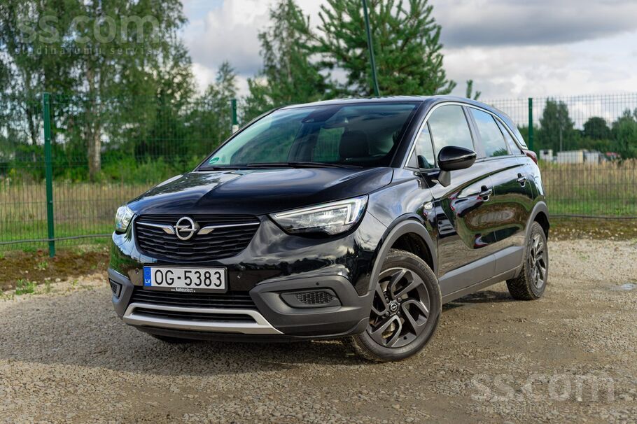 Opel Crossland X ar 1.2 litru benzīn/gāzes dzinēju un manuālo transmisiju.